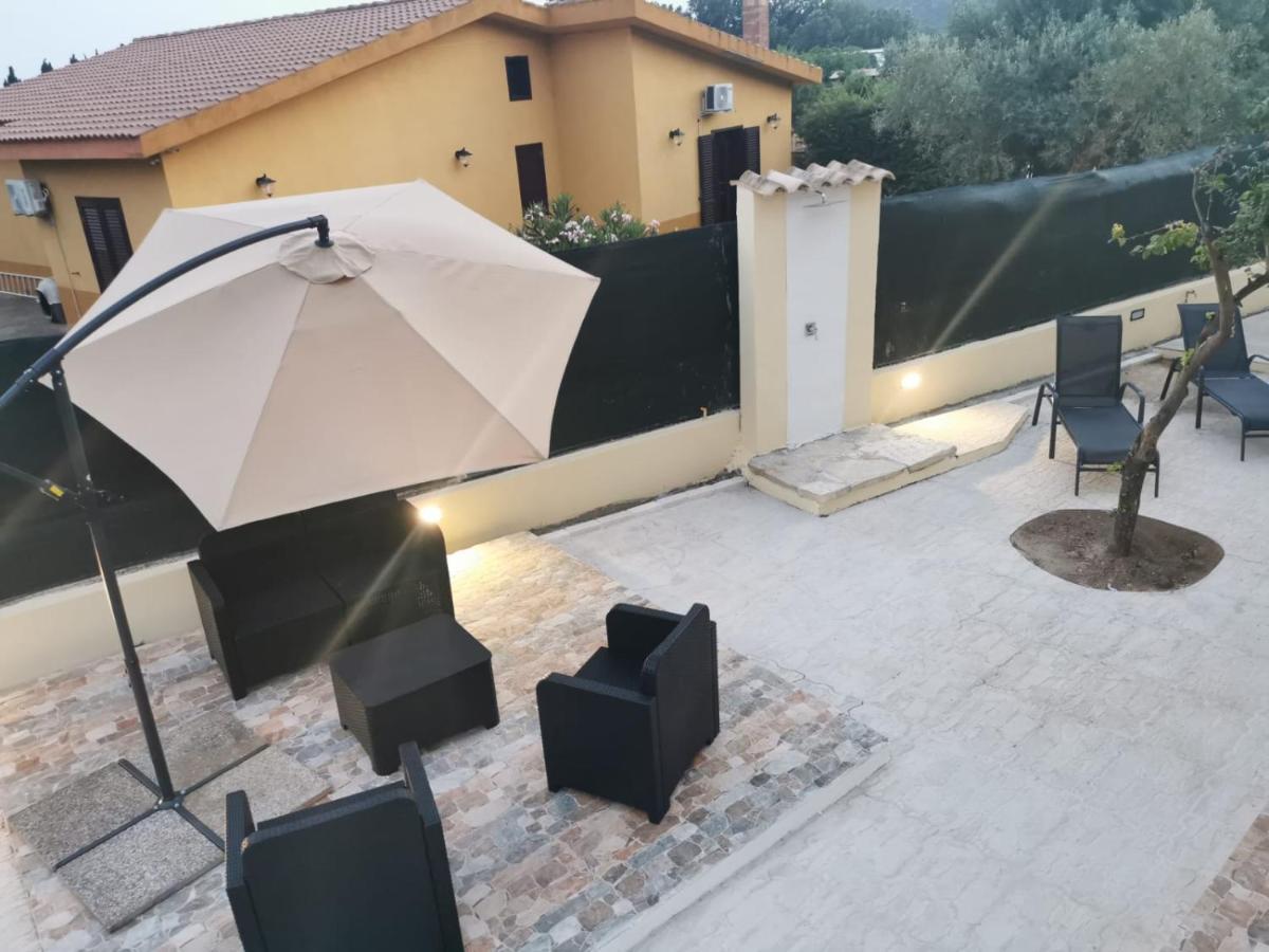 Villa Bianca Chia Esterno foto